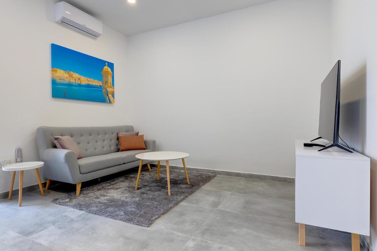 Perfect Location, Idyllic 2Br Apartment Слима Экстерьер фото